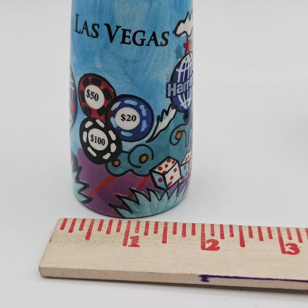 Vtg Las Vegas Ceramic Salt & Pepper Shakers Set Casino Chips Dice Souvenir Gift‎